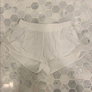 White Lululemon Hotty Hot 2.5” shorts